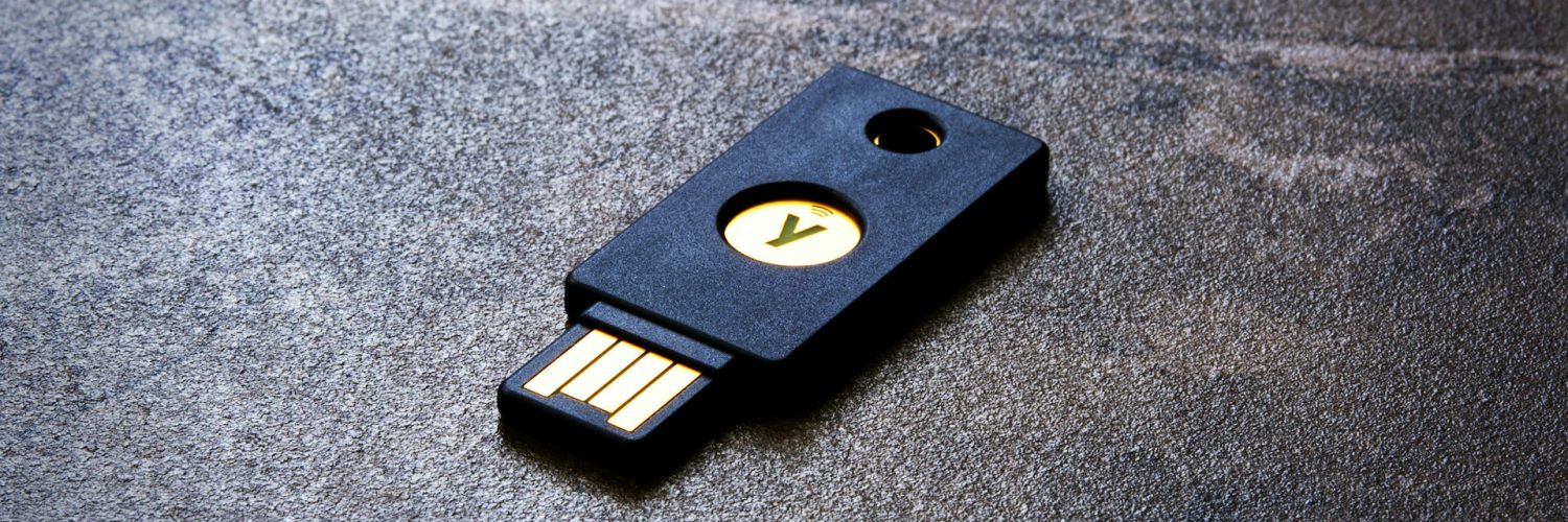 YubiKey hardware security key untuk login enterprise Indonesia yang aman